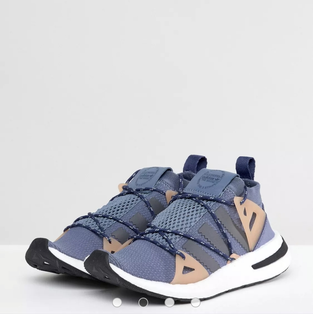 Adidas Arkyn sneakers in blue